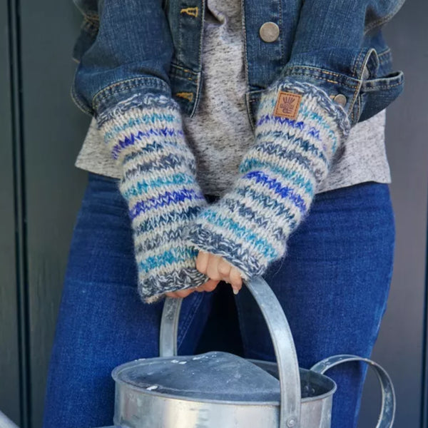 The Hat Shop Ladies Pachamama Langtang Handwarmers Blue