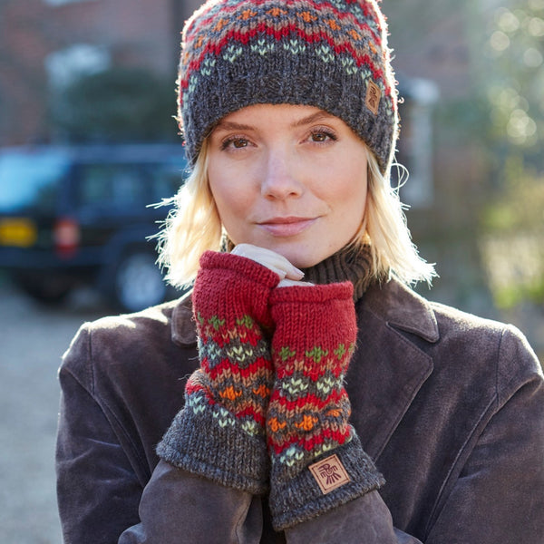 The Hat Shop Pachamama Elgin Wool Handwarmers Burgundy